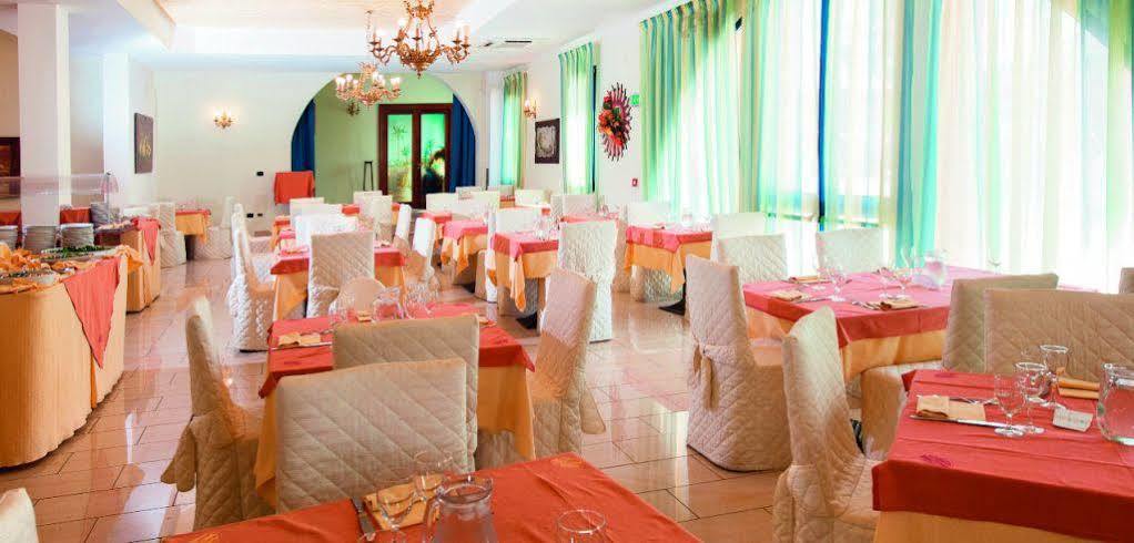 Hotel Barone Di Mare Melendugno Esterno foto